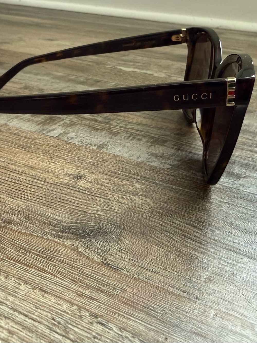 Gucci Women’s Tortoise Shell Oversized Sunglasses - GG0459SA 002 - Picture 5 of 9